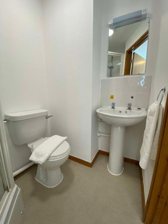 Regency Hall Smart Cheltenham Ensuite Rooms B ภายนอก รูปภาพ