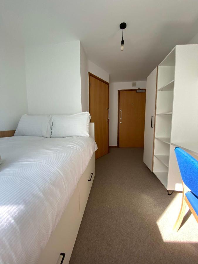 Regency Hall Smart Cheltenham Ensuite Rooms B ภายนอก รูปภาพ